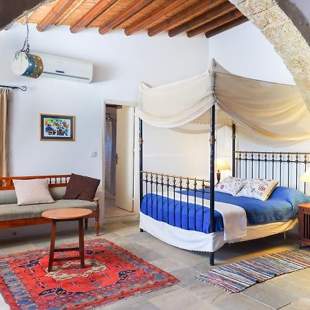 Zoes Traditional Apartments, Bed & Breakfast Ларнака Екстер'єр фото