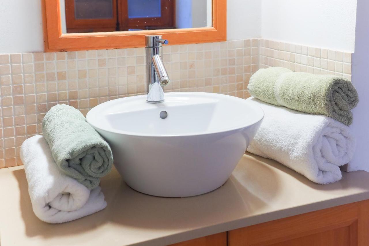 Zoes Traditional Apartments, Bed & Breakfast Ларнака Екстер'єр фото